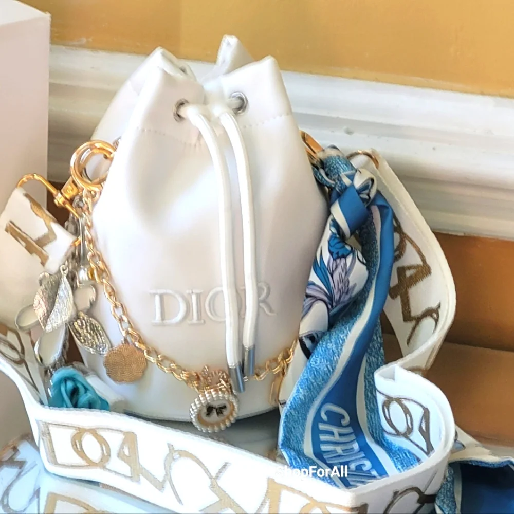 Dior - Picture 3 of 16